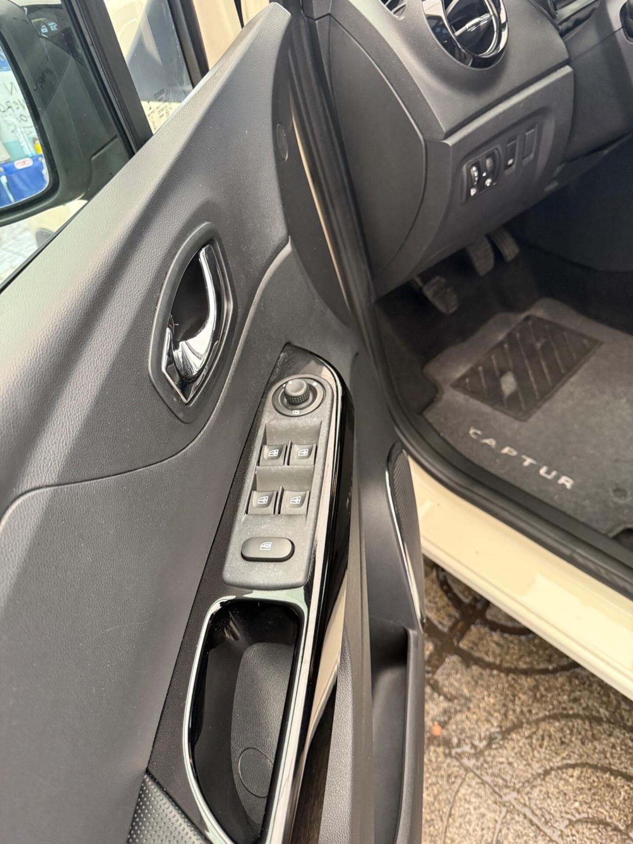 Renault Captur dCi 8V 90 CV EDC Start&Stop Energy