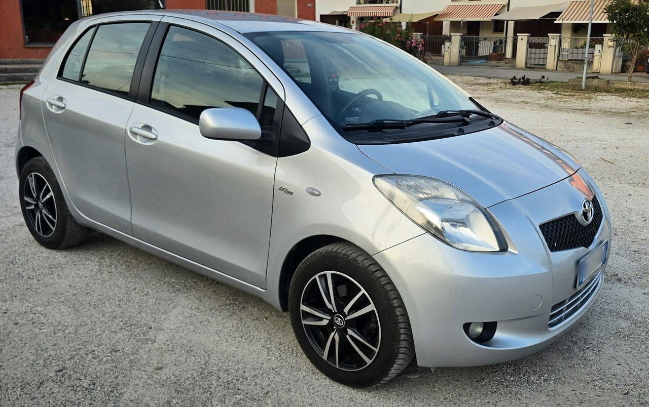 Toyota Yaris 1.3 5 porte Sol - AUTOMATICA