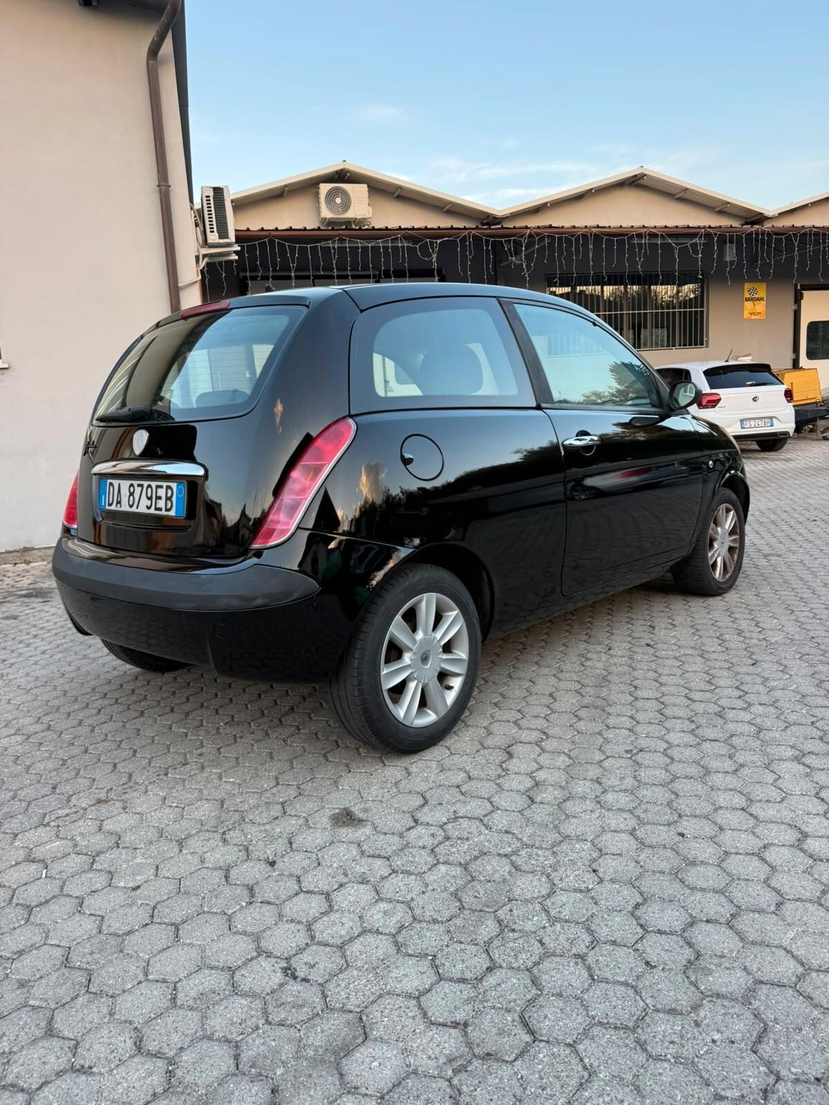 Lancia Ypsilon 1.2 Oro