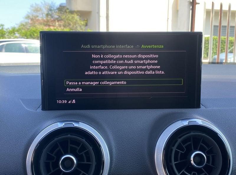 Audi Q2 S Line interno ed esterno 2.0 TDI 150CV s-tronic 35