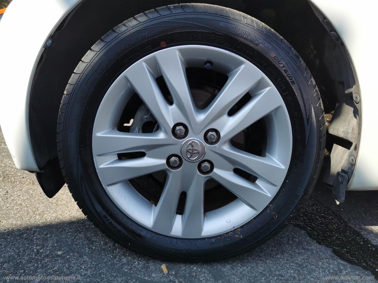 TOYOTA iQ 1.3 CVT Style RATE AUTO MOTO SCOOTER