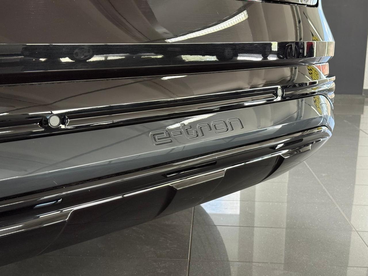 Audi Q8 e-tron S-Line Edition 55 #7496