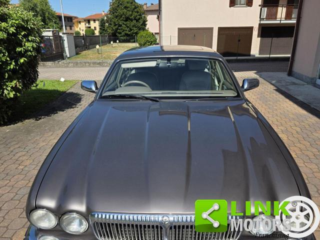 DAIMLER Six LWB 4.0L GUIDA A DESTRA