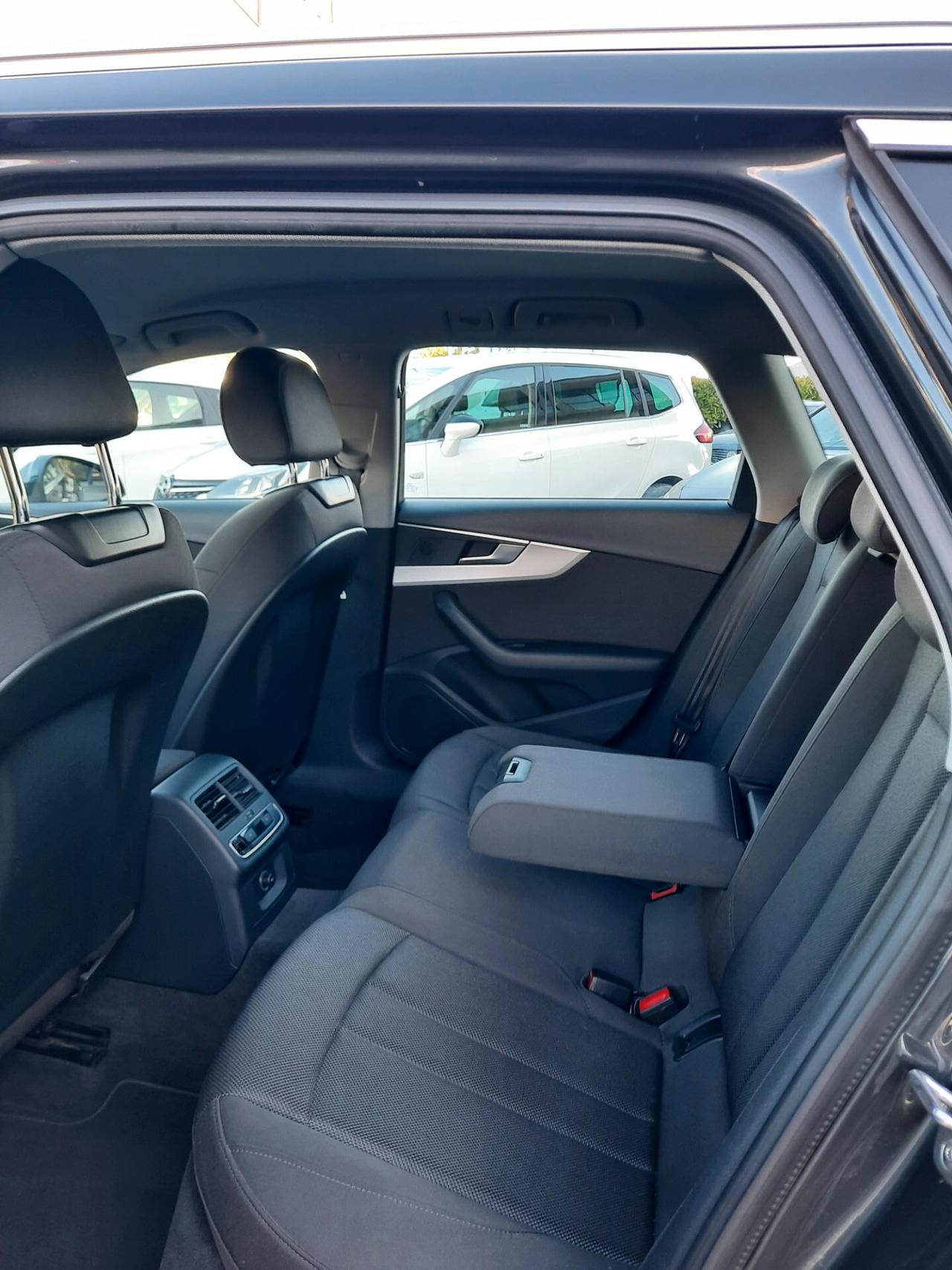 Audi A4 Avant 35 TDI S tronic Sport cokpit radar