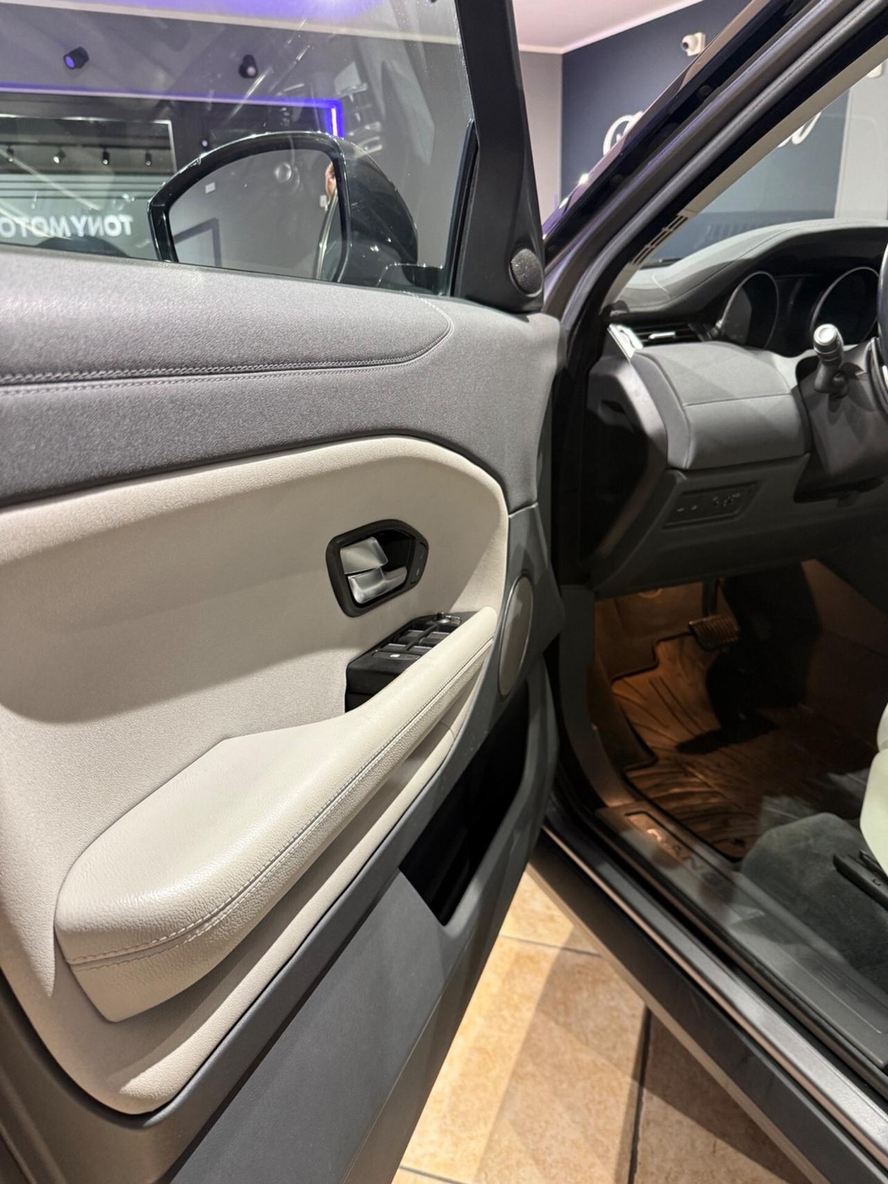 Land Rover Range Evoque 2.0 TD4 150 CV 5p. SE