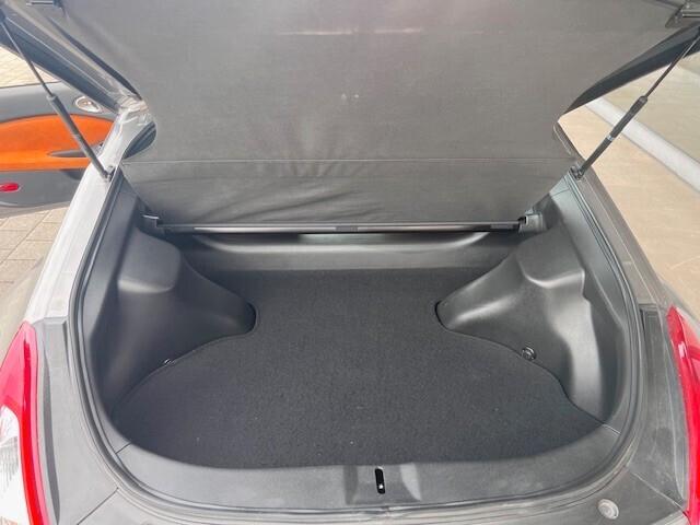 Nissan Z 370Z Coupé 3.7 V6 Lev 1