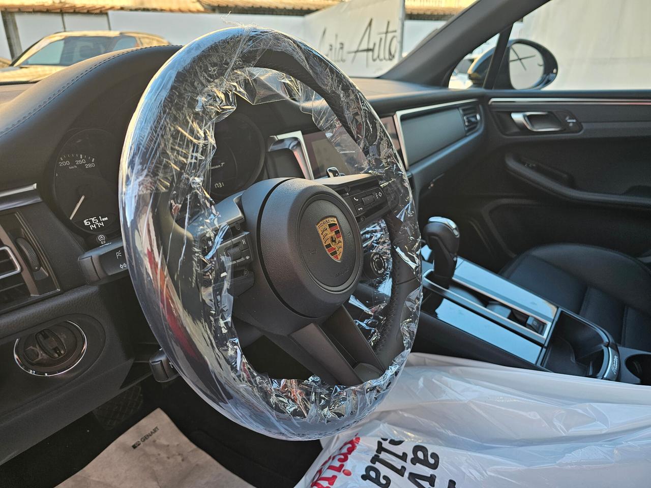 Porsche Macan 2.0 T PASM