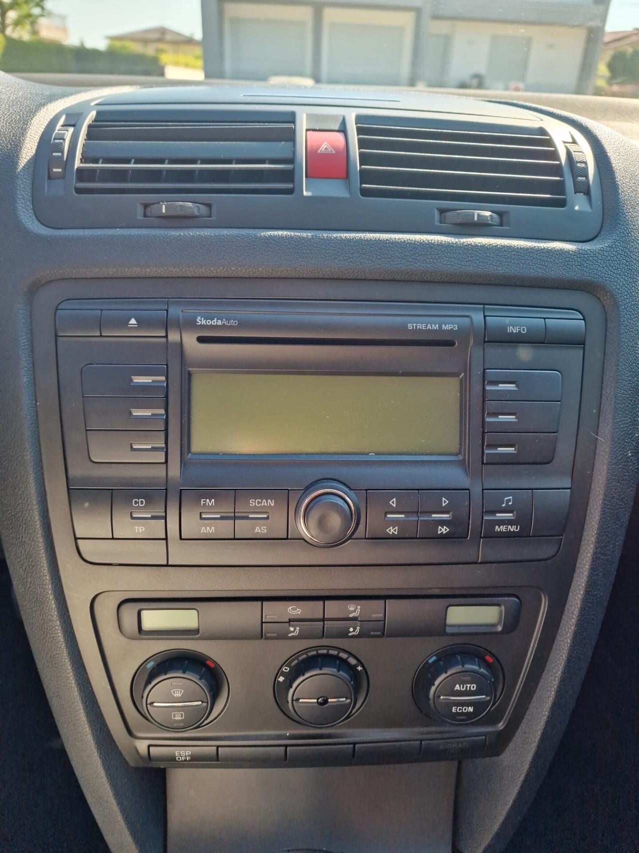 Skoda octavia 1.9 Tdi 105cv DSG Ambiente