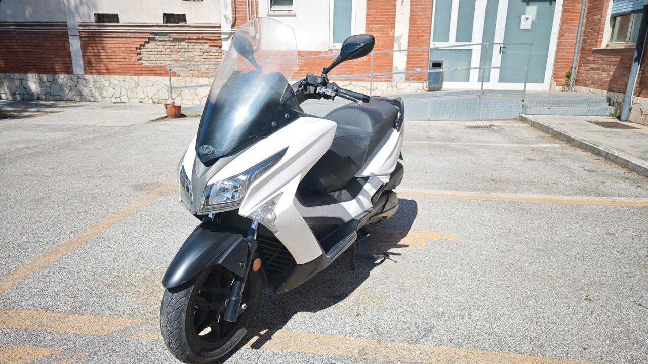 Tenuto maniacale Kymco X-Town 300i 300cc