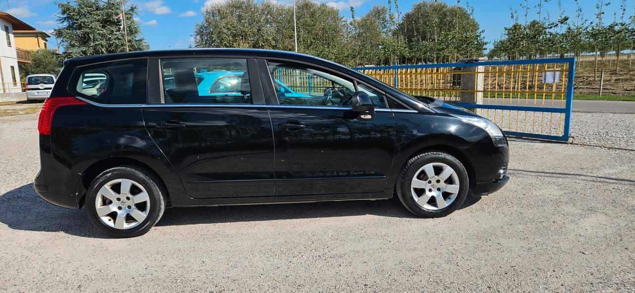 Peugeot 5008 1.6 HDi 112CV Active