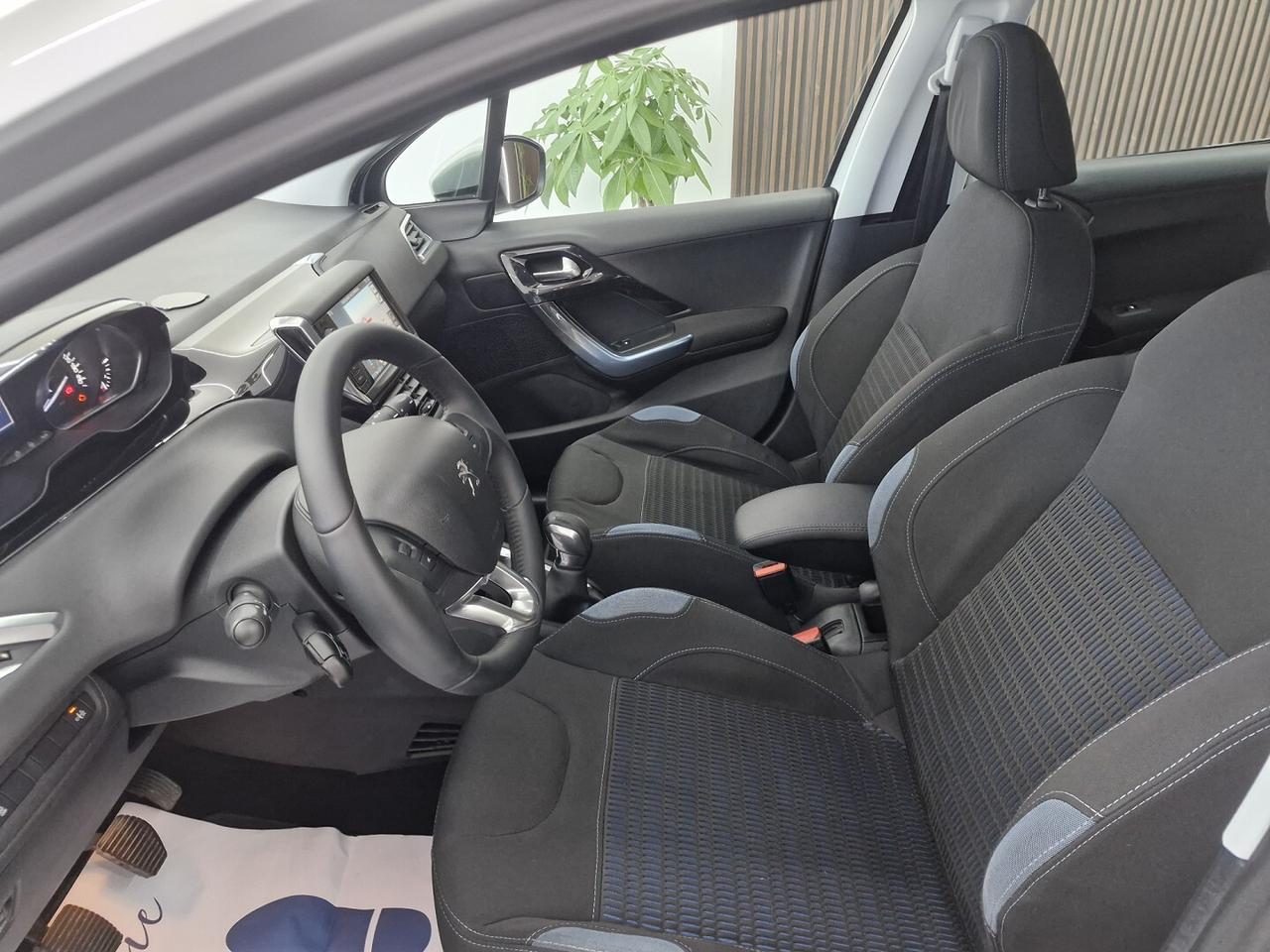 PEUGEOT 208 1.4 HDi 68CV ALLURE