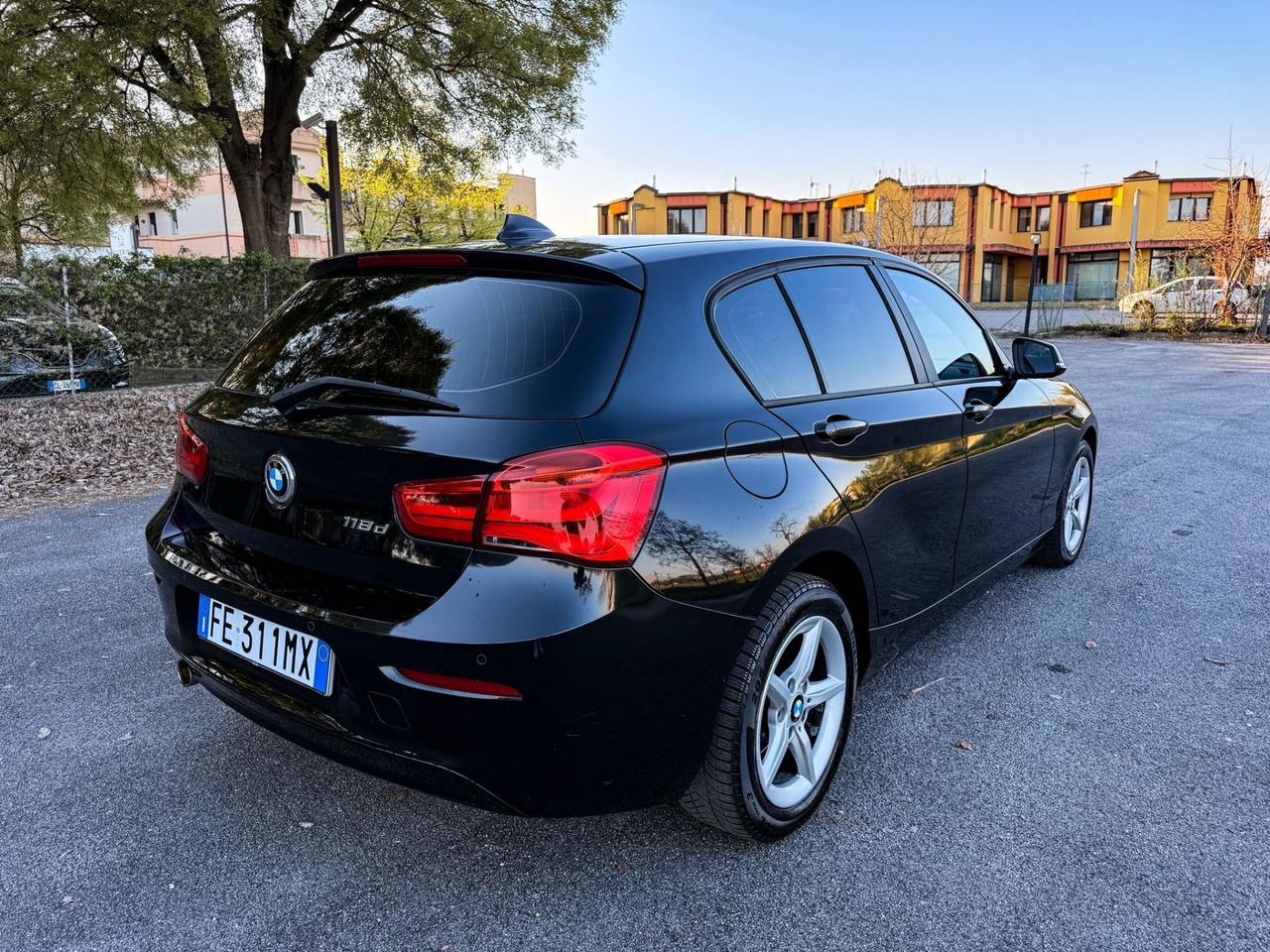 Bmw 118 118d 5p. Business