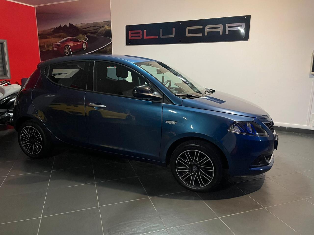 LANCIA YPSILON 1.0HYBRID GOLD 70cv