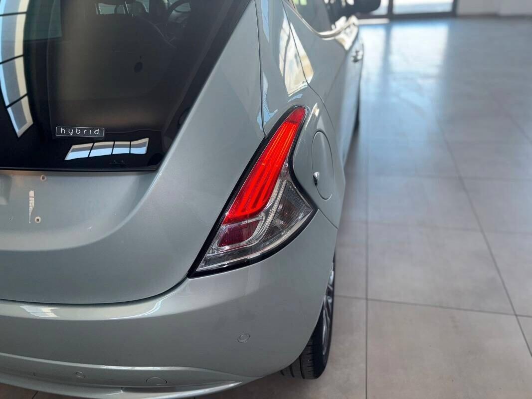 Lancia Ypsilon 1.0 FireFly 5 porte S&S Hybrid Gold