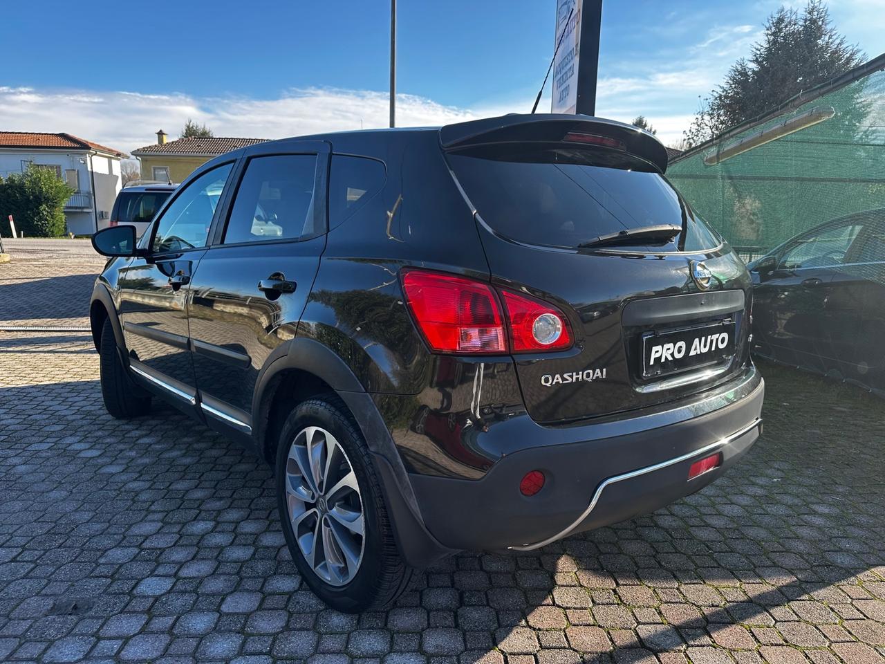 Nissan Qashqai 2.0 dCi DPF 4WD Tekna
