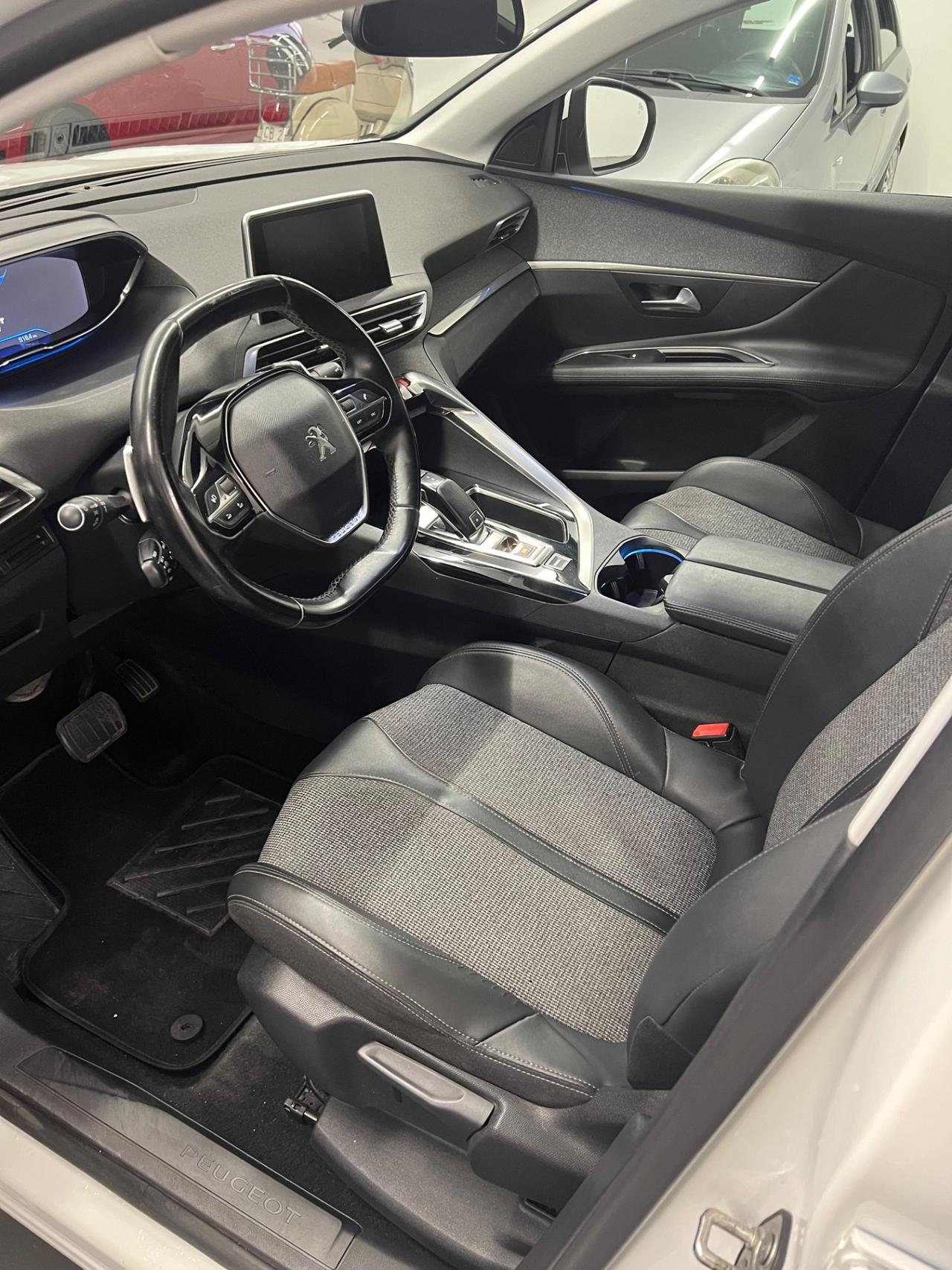 Peugeot 3008 BlueHDi 130 S&S EAT8 Allure