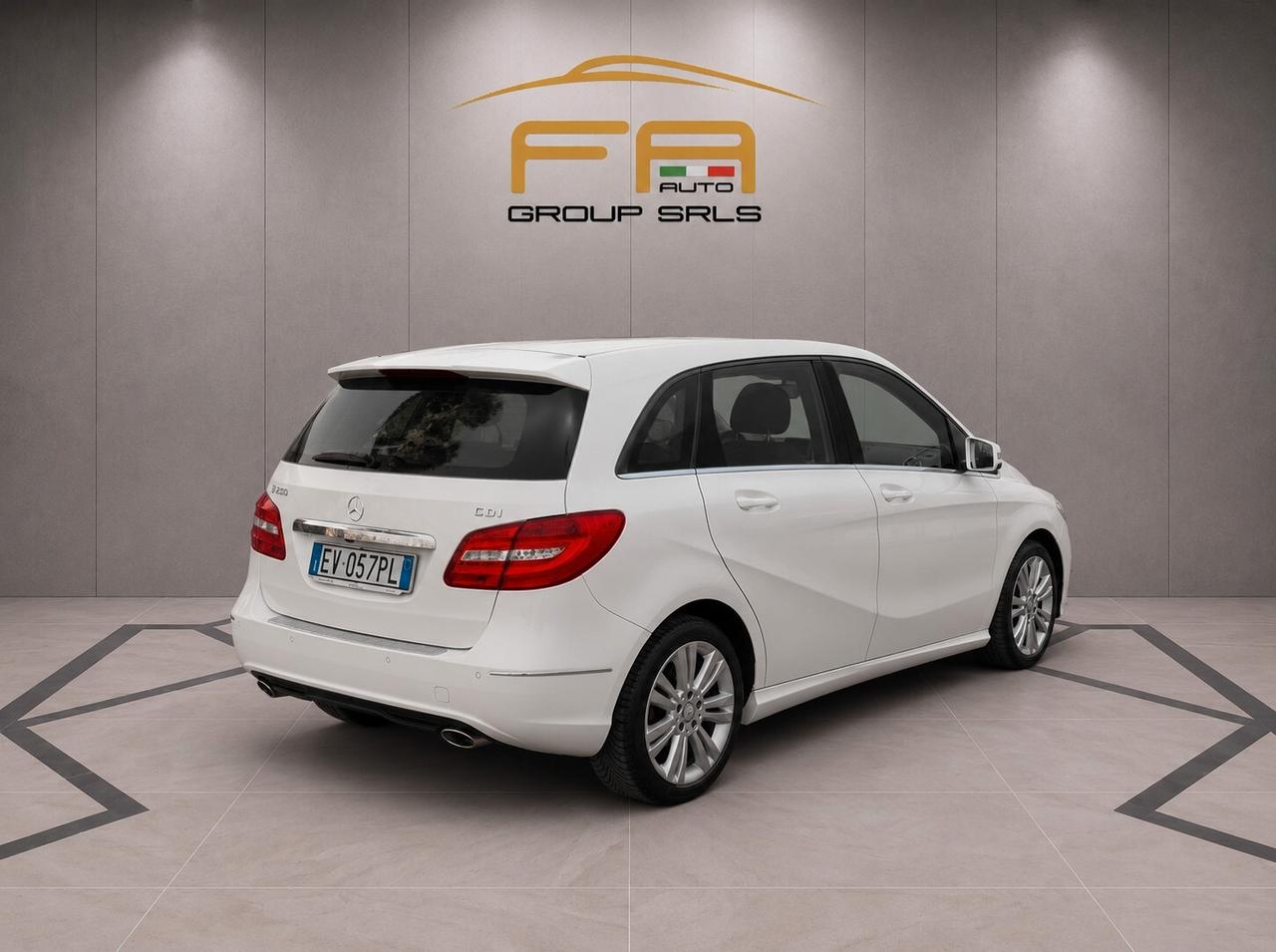 Mercedes B 200 CDI Autom Premium NAVI CAMERA 2014