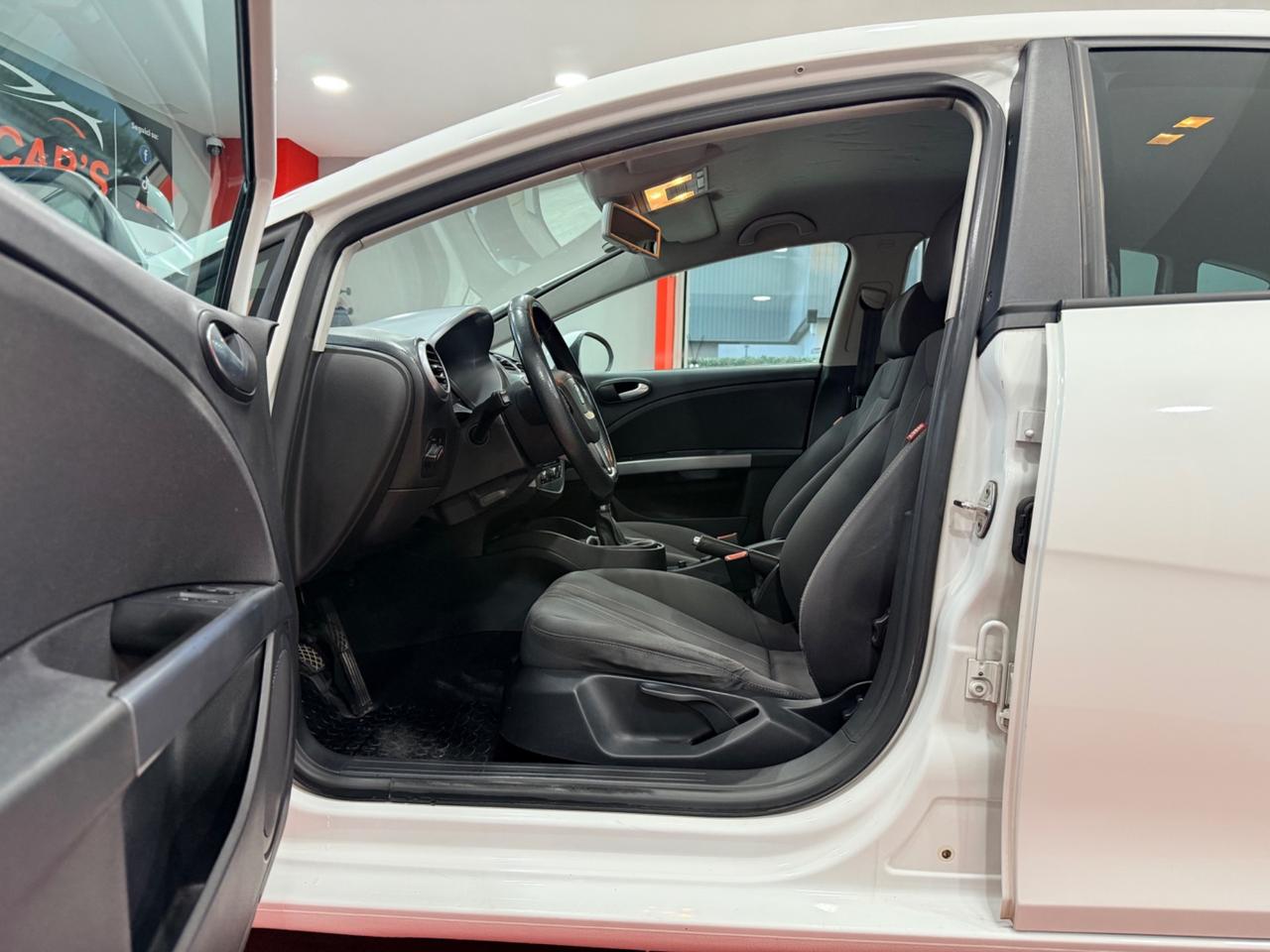 Seat Leon 1.6 TDI CR 105CV UNICO PROPRIETARIO OK NEOPATENTATI