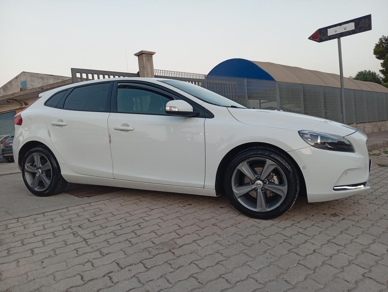 Volvo V40 D2 Business