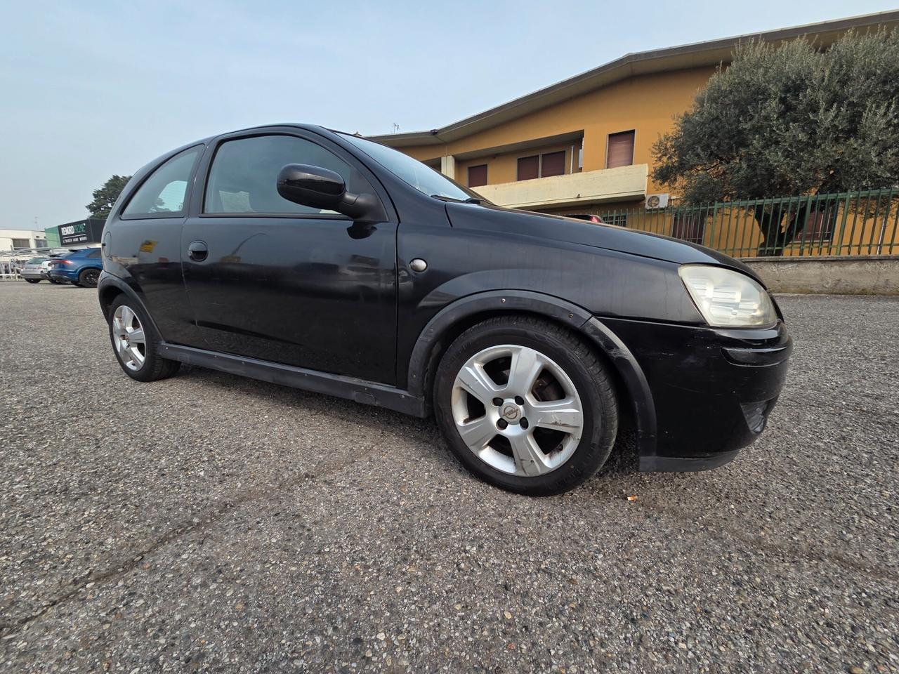 Opel Corsa 1.2i 16V cat 3 porte Sport