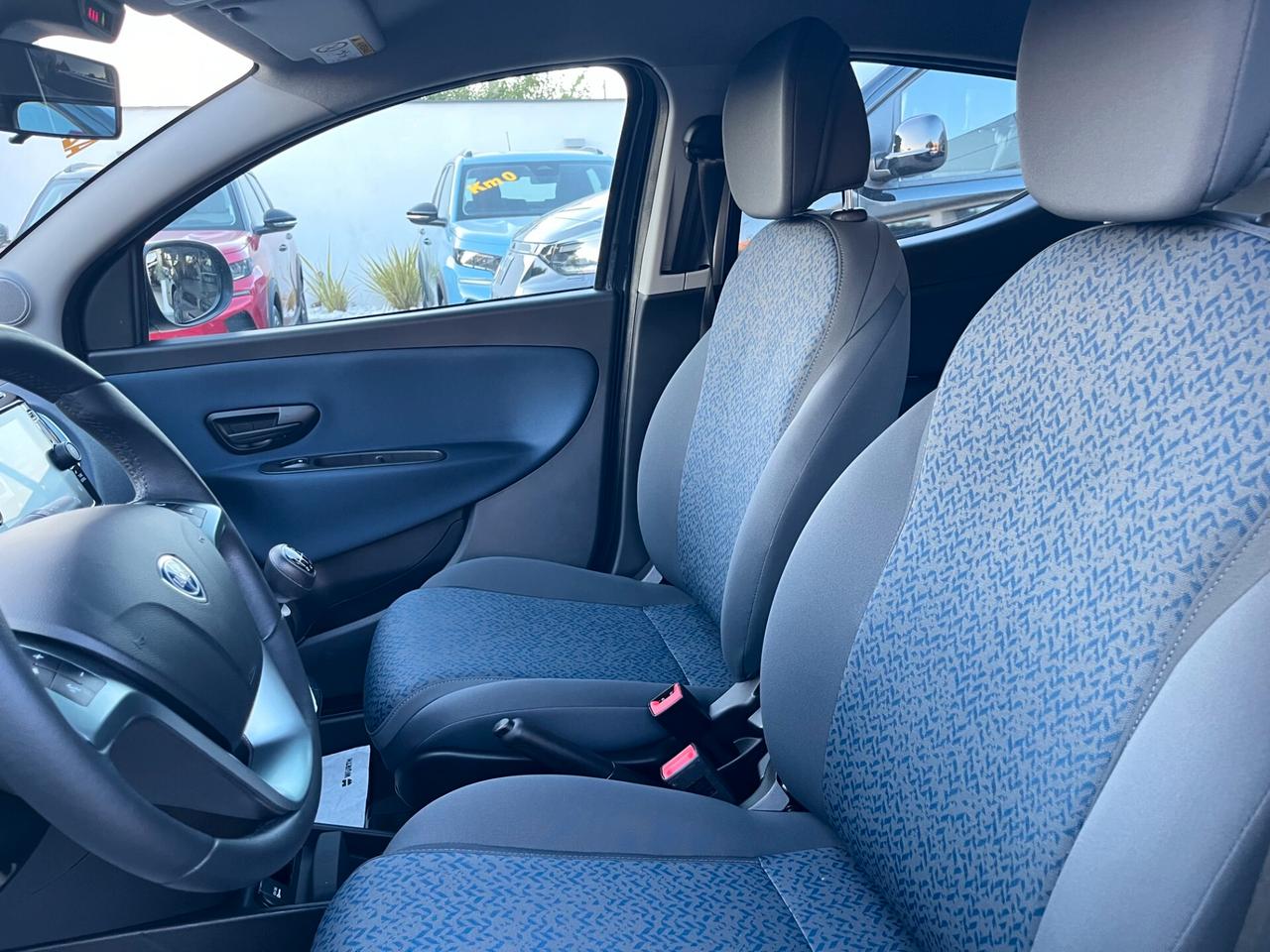 Lancia Ypsilon 1.0 FireFly 5 porte S&S Hybrid Gold
