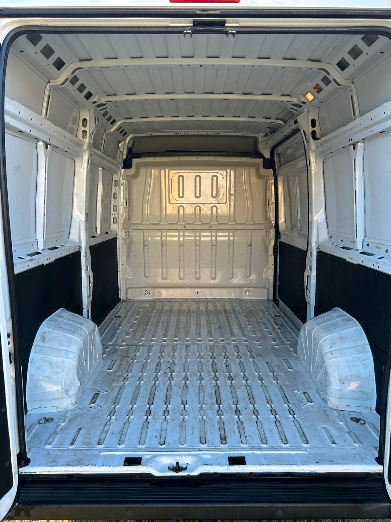 Peugeot Boxer 335 2.2 BlueHDi 165 S&S L2 H2 PREZZO 15500 + IVA 22%