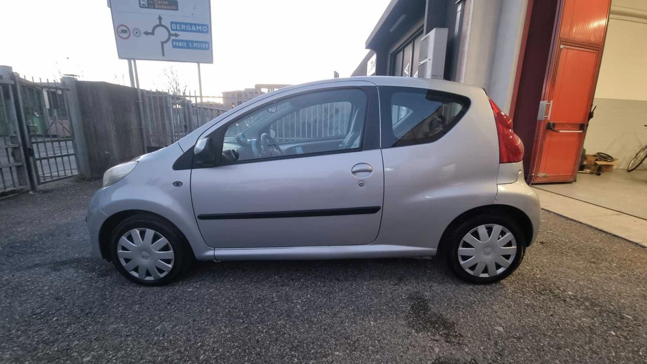 Peugeot 107 1.0 68CV 5p. Desir