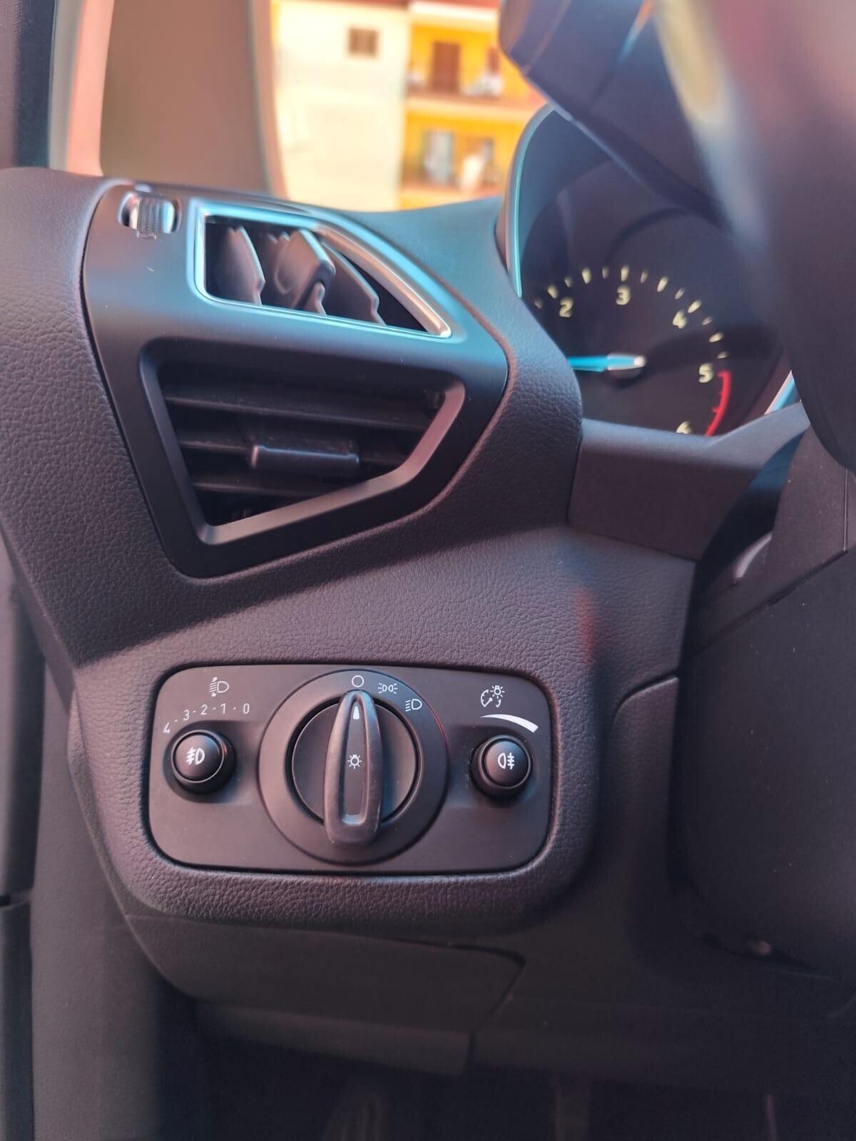 Ford C-Max 1.5 TDCi 120CV Titanium X