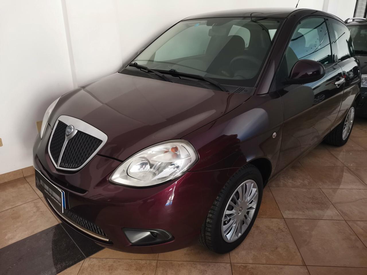Lancia Ypsilon 1.2 Versus 8V