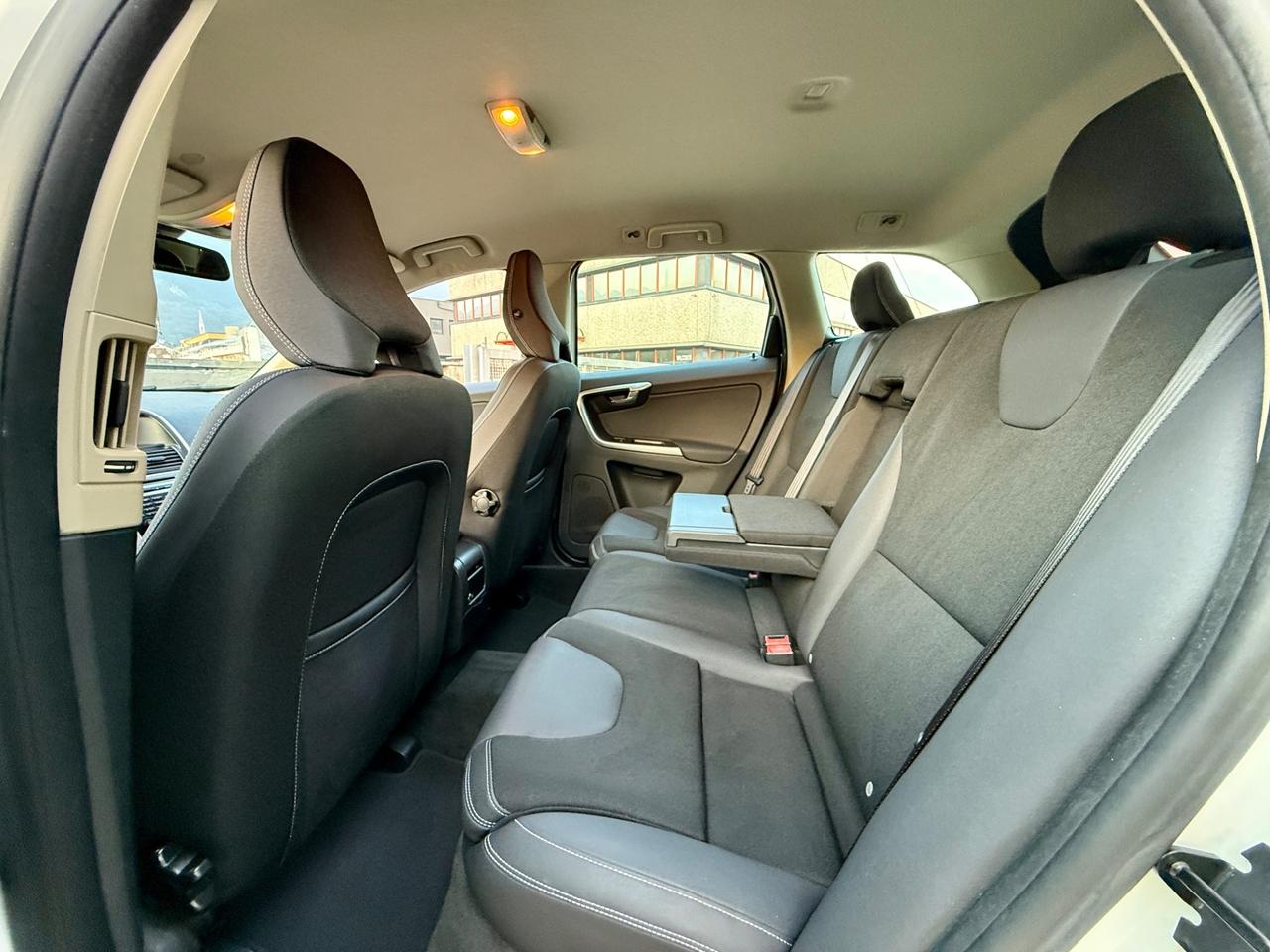 Volvo XC60 D5 AWD Geartronic Kinetic 2010