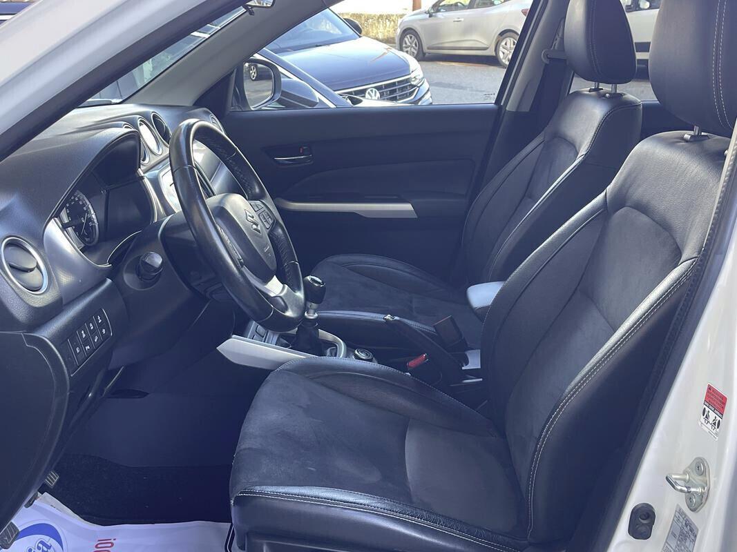 Suzuki Vitara 1.6 DDiS 4WD AllGrip V-Top Navigatore-Telecamera post.-Sedili Pelle-Alcantara