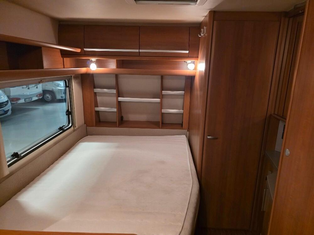 CARAVAN FENDT BIANCO SPORTIVO 395
