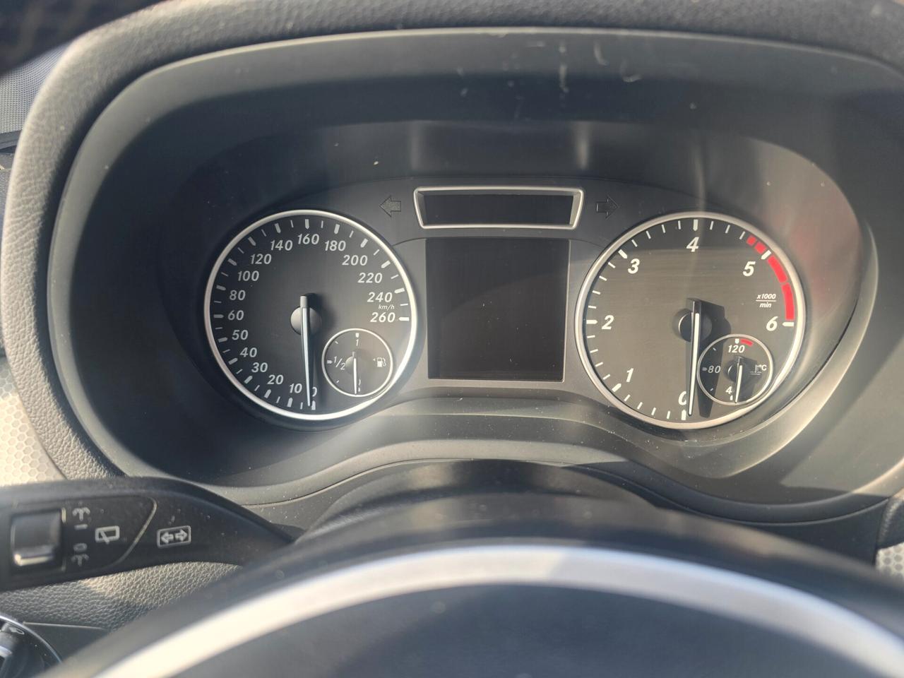 Mercedes-benz B 180 200 CDI BlueEFFICIENCY Executive