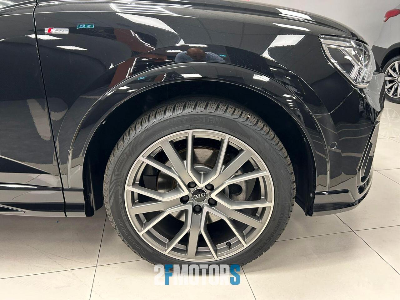 Audi Q3 SBK TDI quattro S tronic Identity Black
