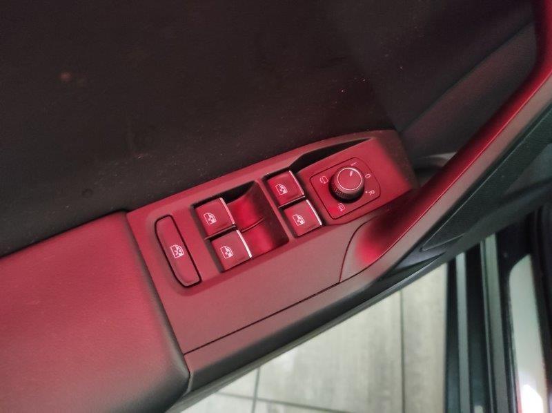 SEAT Leon 4ª serie - Leon 1.5 eTSI 150 CV DSG FR