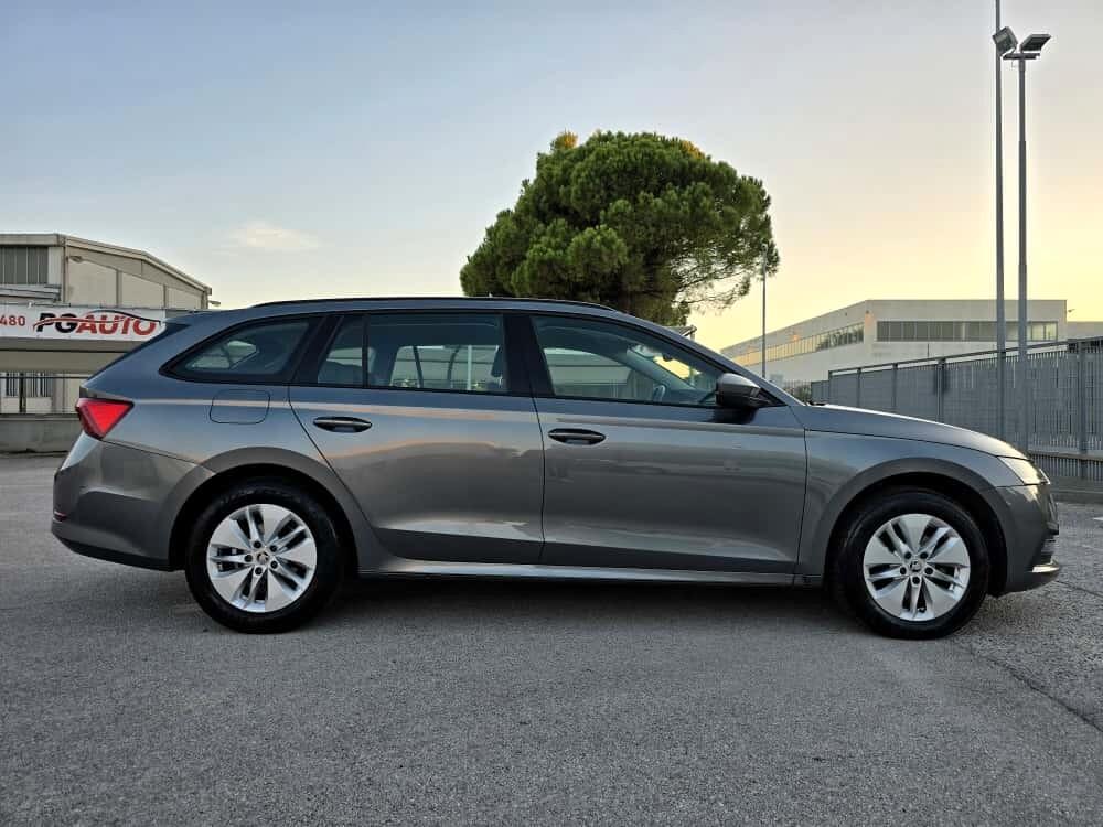 Skoda Octavia 2.0 TDI EVO SCR 150 CV DSG Wagon Executive