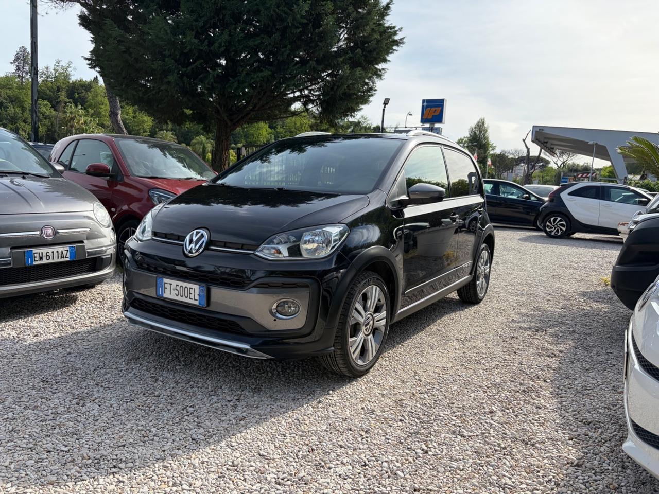 Volkswagen up! 1.0 75 CV 5p. cross BlueMotion Technology