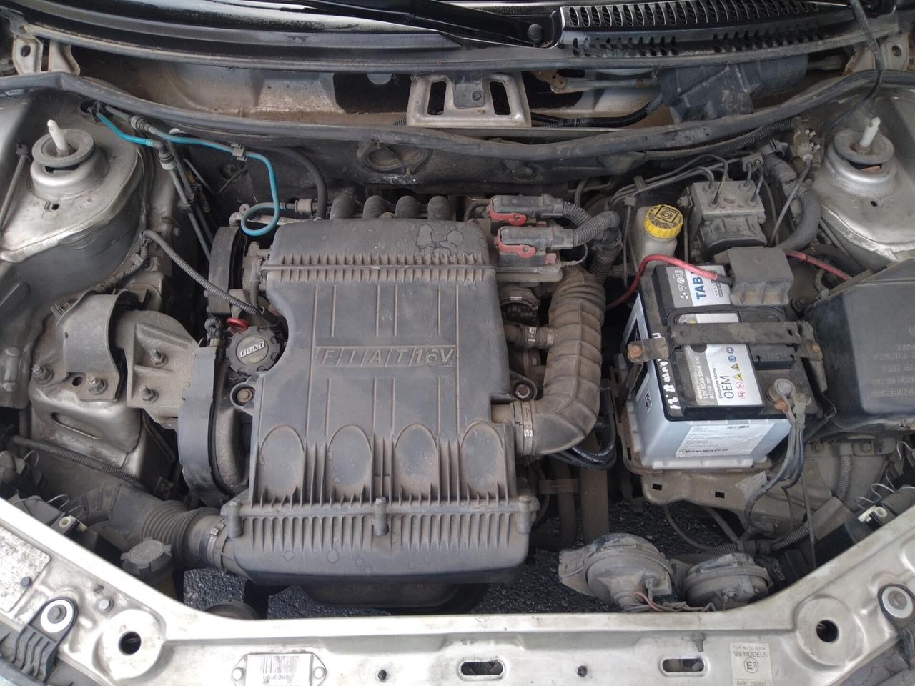 Fiat Punto 1.2i 16V cat 5 porte HLX x neopatentati