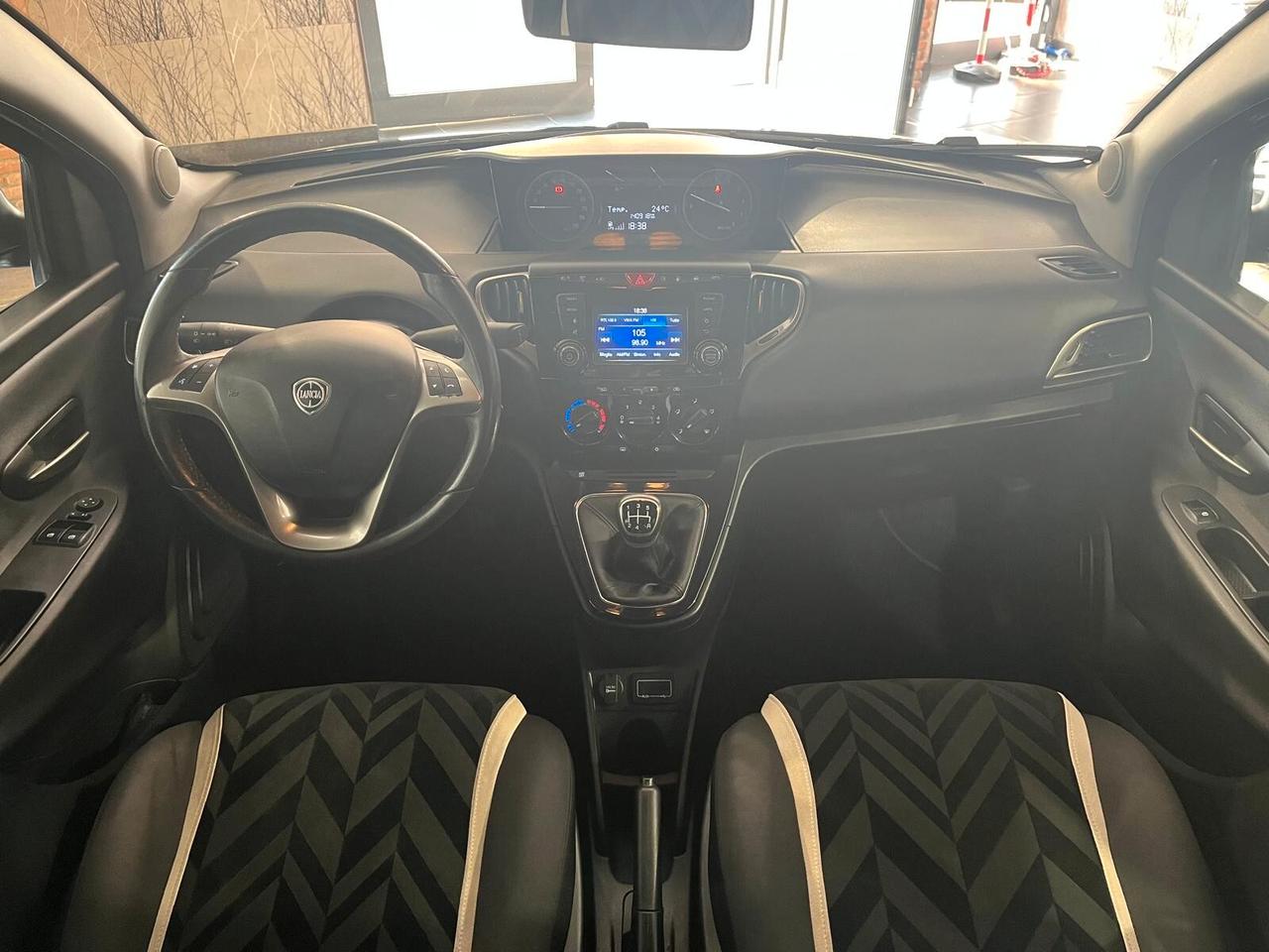 Lancia Ypsilon 1.2 69 CV 5 porte GPL Ecochic Gold