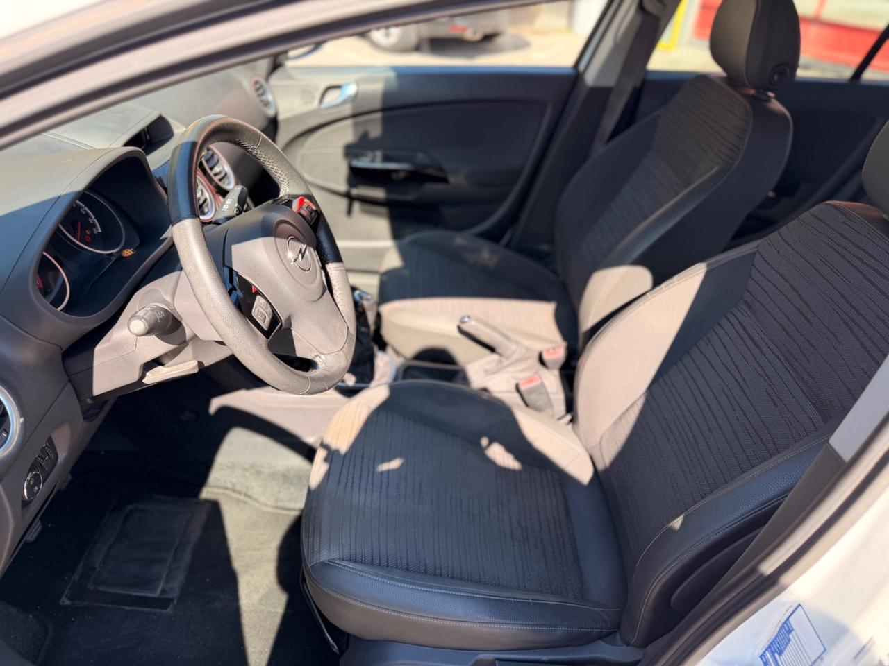 Opel Corsa 1.2 neopatentati GPL garanzia pronto uso