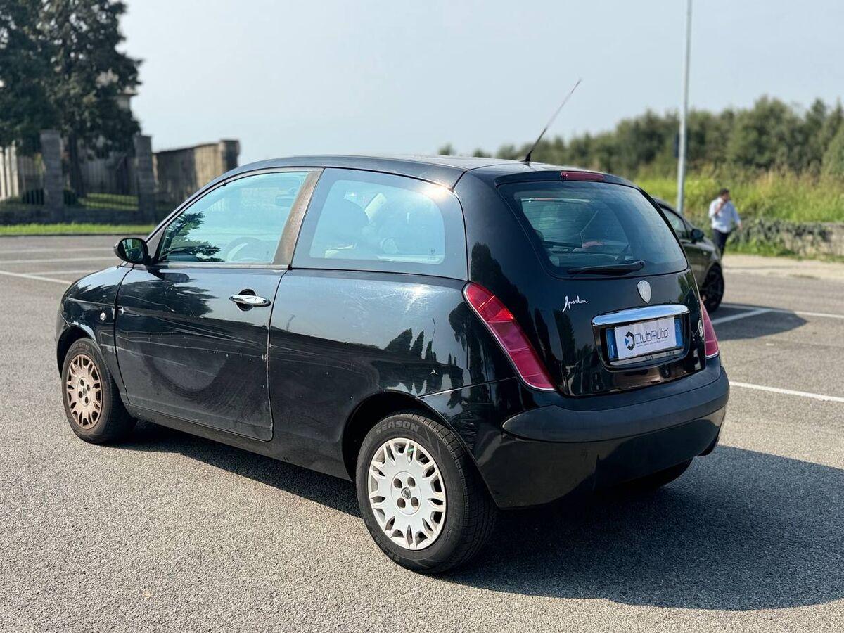 Lancia Ypsilon 1.2 8v