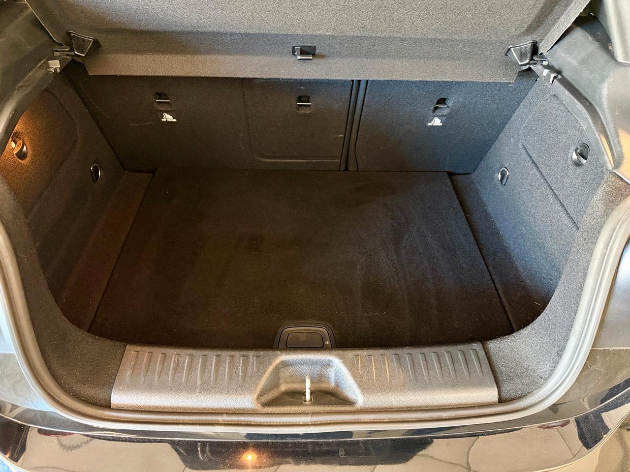 Mercedes-benz A 200 Premium