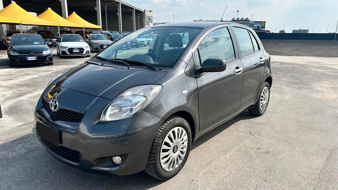 TOYOTA YARIS 1.0 5 porte-Now