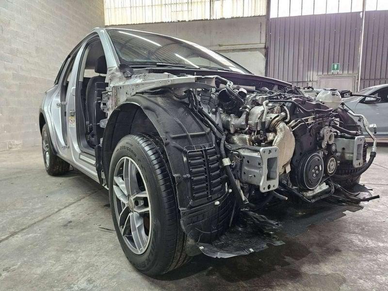 Audi Q5 40 2.0 tdi mhev 12V quattro s-tronic - START - FURTO PARZIALE