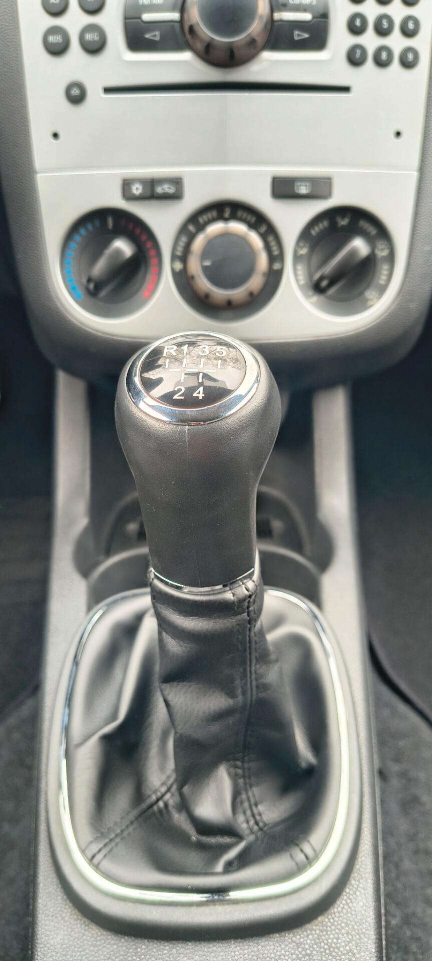 Opel Corsa 1.2 3 porte Club