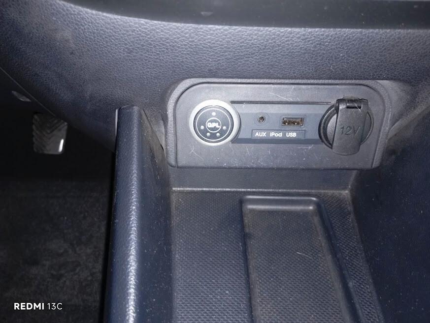 Kia Rio del 2014 BENZINA / GPL FINO AL 2034