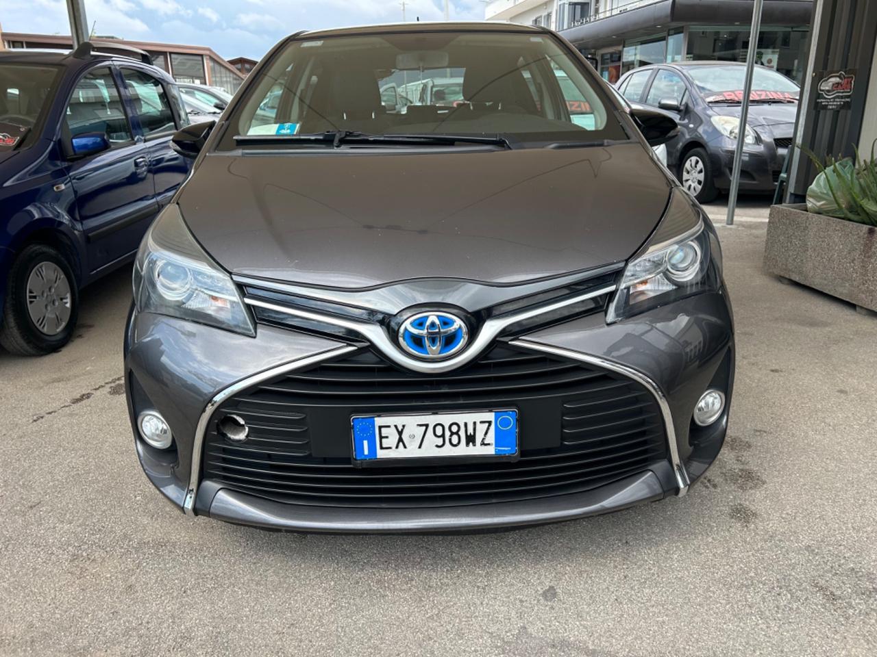 Toyota Yaris 1.5 Hybrid 5 porte by Glamour