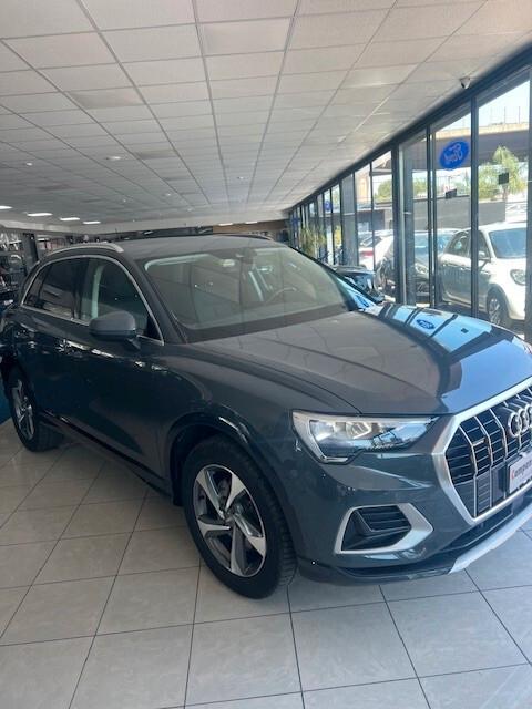 Audi Q3 40 TDI quattro S tronic Business Advanced