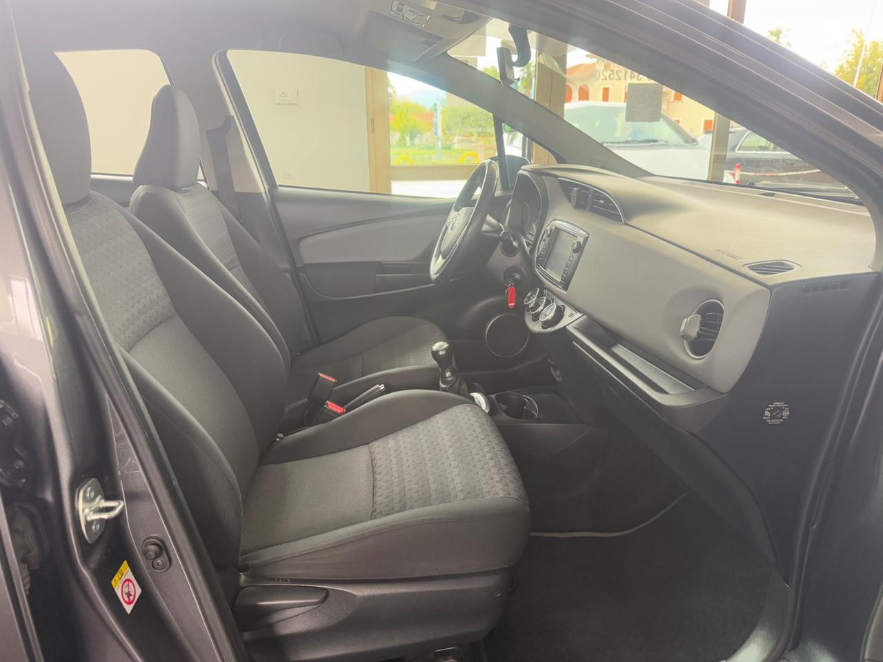 Toyota Yaris 1.0 5 porte Lounge ok neopatentati