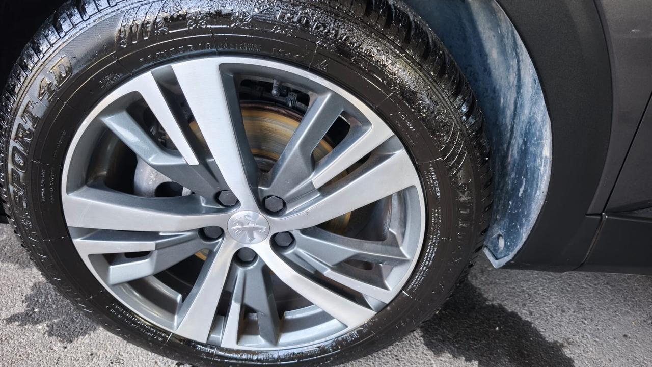 Peugeot 3008 BlueHDi 130 S&S EAT8 Allure